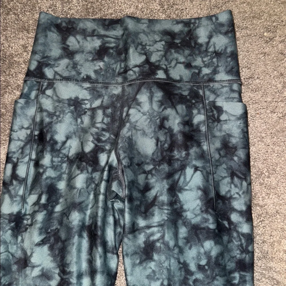 Athleta small salutation 7/8 tie dye leggings womens athletic gym workout - Picture 2 of 8